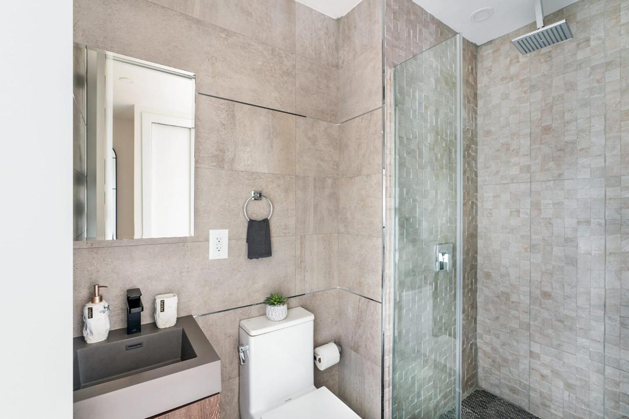 48-4fe 2br Prime Midtown West New York