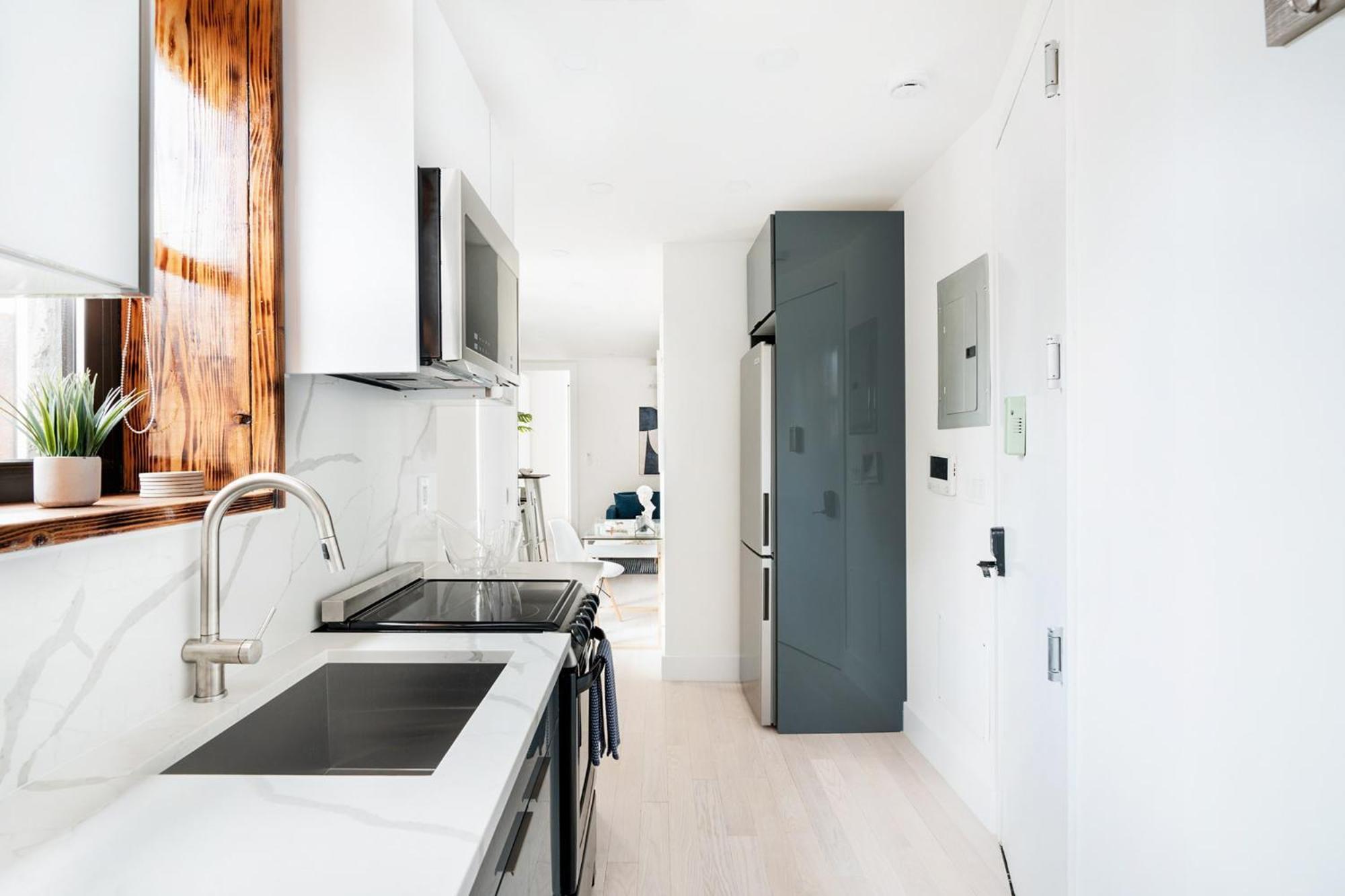 48-4fe 2br Prime Midtown West *