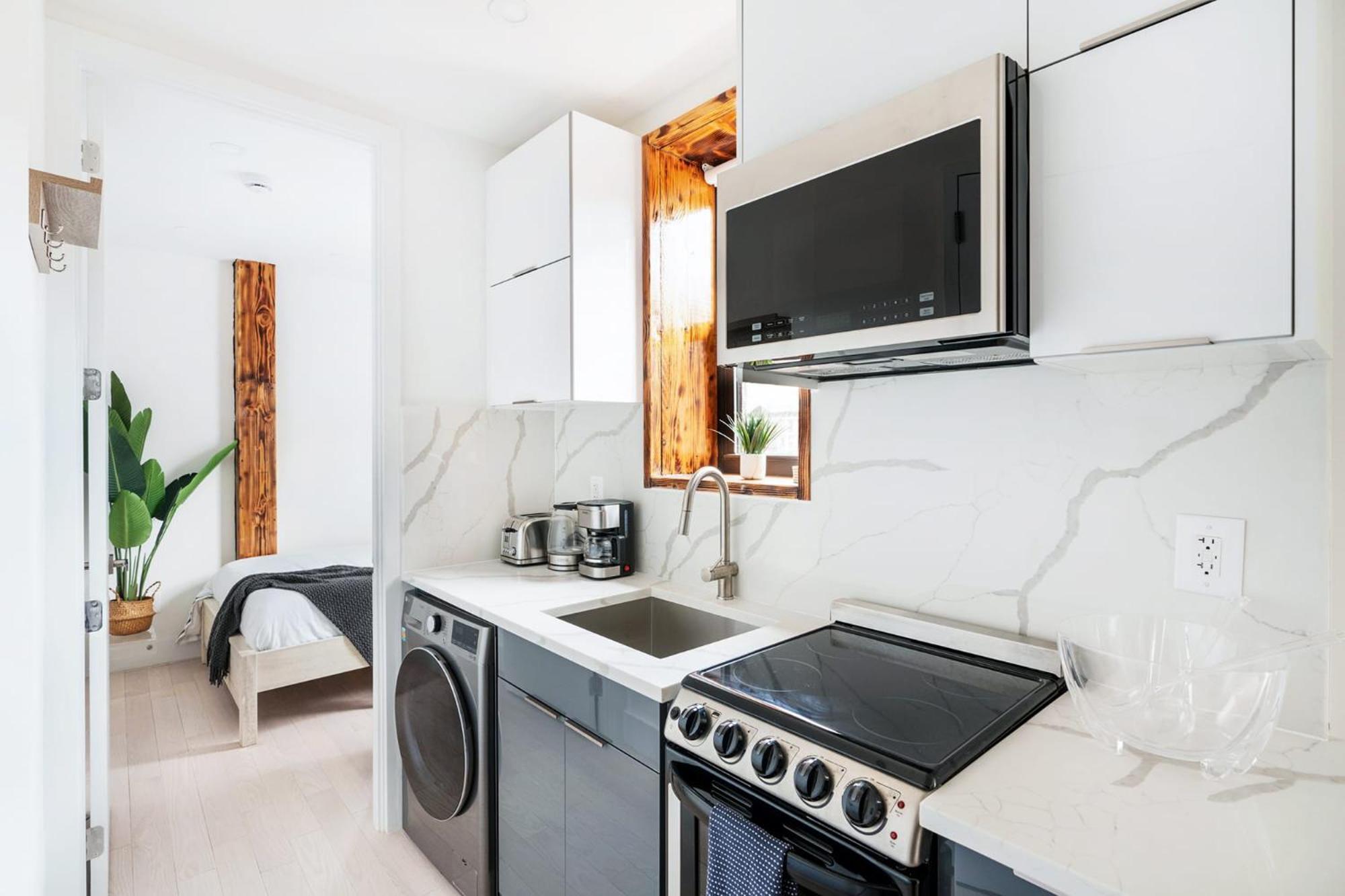 48-4fe 2br Prime Midtown West * New York